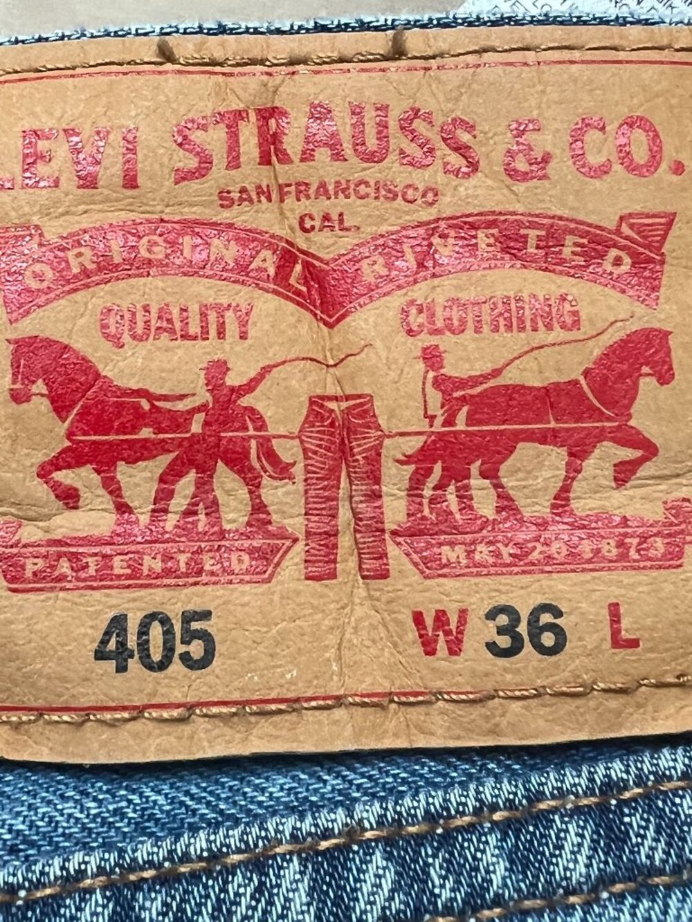 Men's Levi Shorts Size 36 - Picture 3 of 4